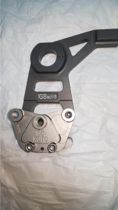 gbmoto mini race caliper and mount bracket yamaha r1 2004 to 2011